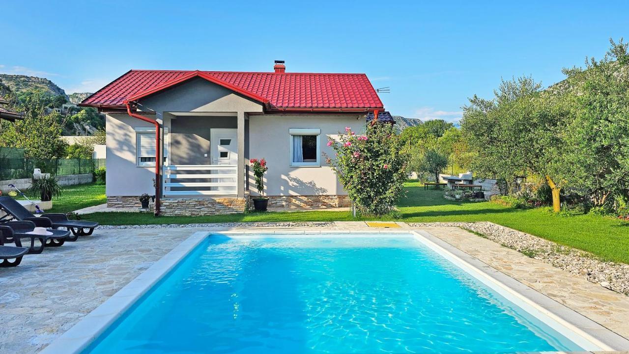 Holiday Home Natura With Private Pool Mostar Eksteriør bilde