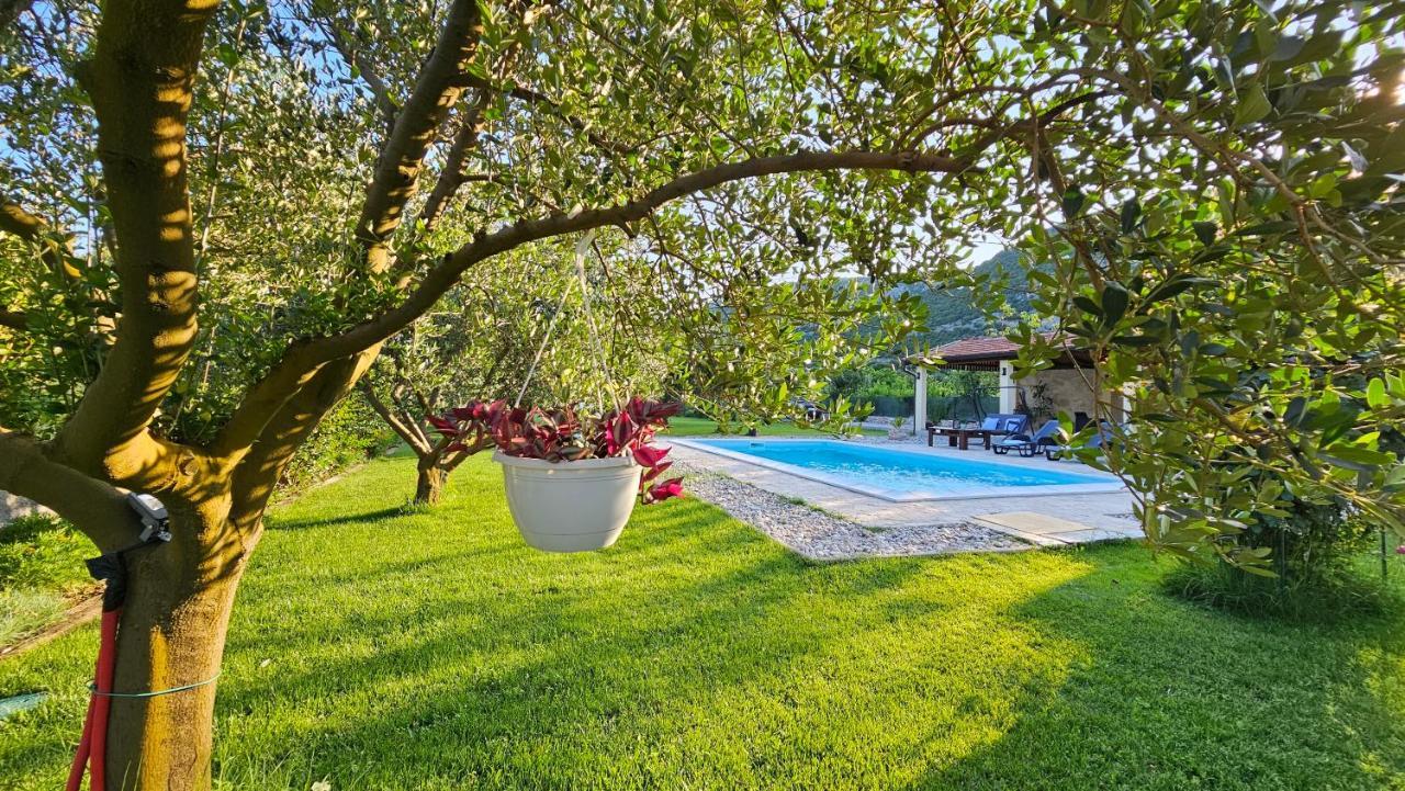 Holiday Home Natura With Private Pool Mostar Eksteriør bilde