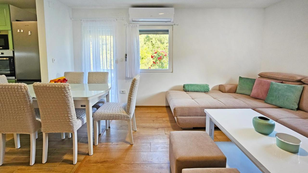 Holiday Home Natura With Private Pool Mostar Eksteriør bilde