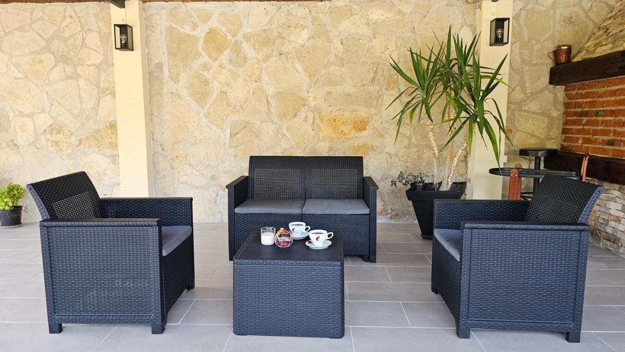 Holiday Home Natura With Private Pool Mostar Eksteriør bilde